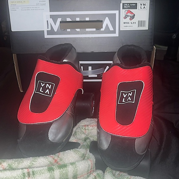Vnla skates - Picture 1 of 4
